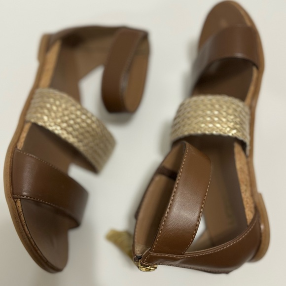 UGG “Mirabel” Metallic Leather Woven Ankle Strap Tassel Sandals NWOT/NWOB - Picture 5 of 10